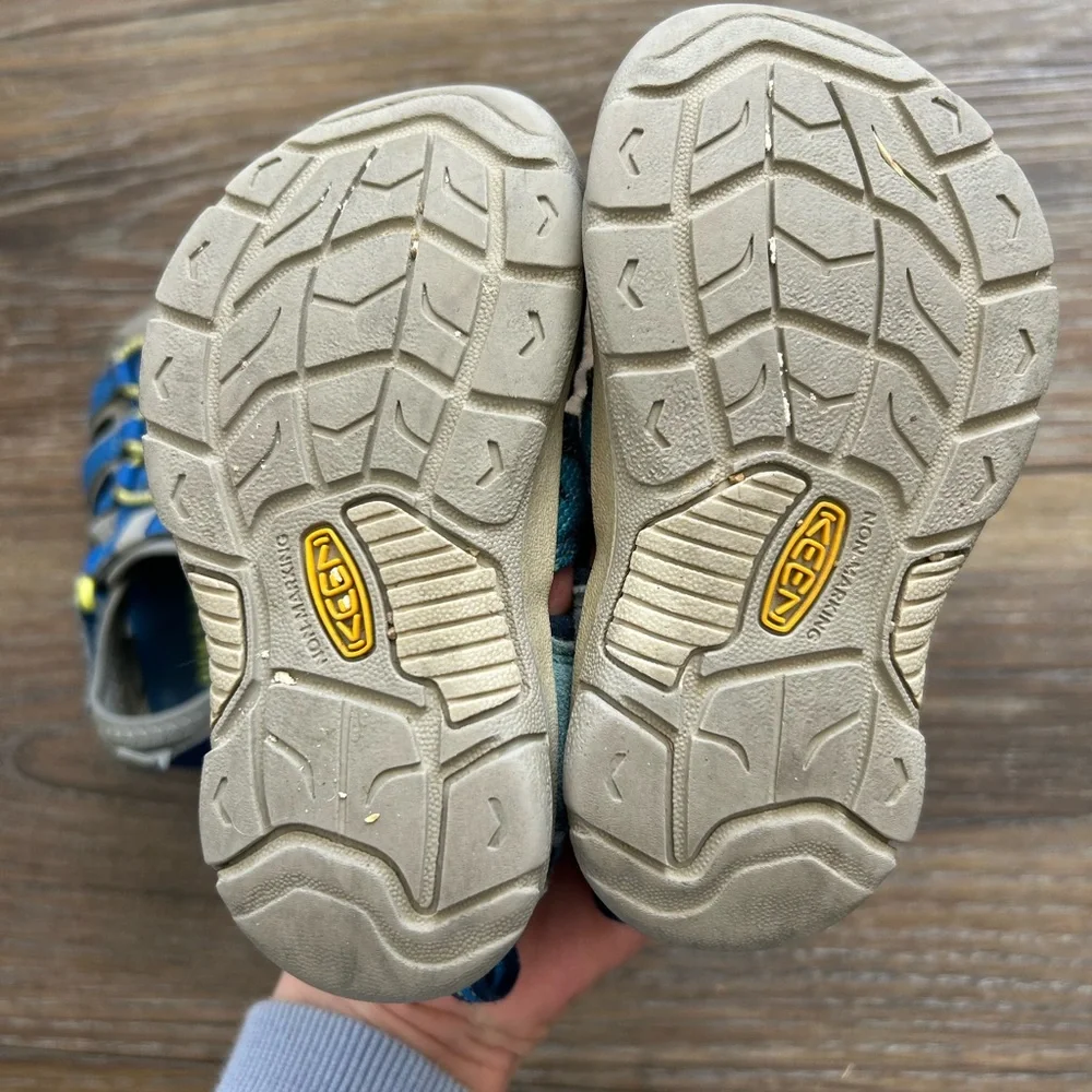 Kids Waterproof Closed-Toe Sandals